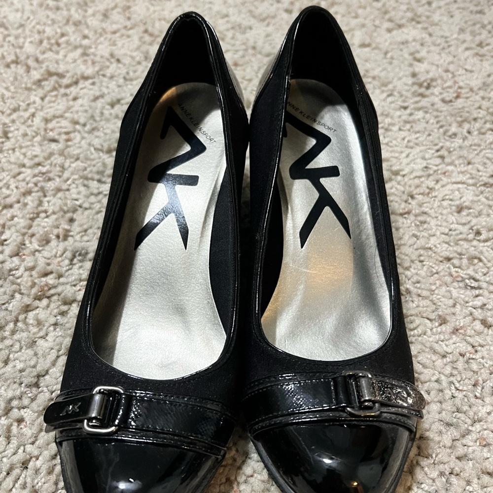 Anne Klein Women's Black Pumps